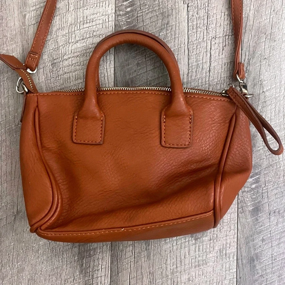 Guess Mini Crossbody Satchel Bag Cognac Brown Pebbled‎ Faux Leather Lining
